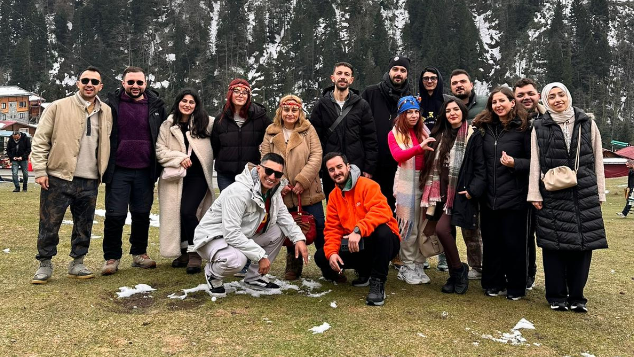 İstanbul’da Sosyalleşmenin Yeni Adresi: Abi Kamp Ya Network 1800 Kişilik Dev Bir Topluluğa Dönüştü
