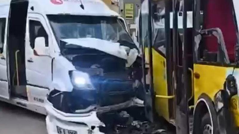 Osmangazi’de Servis Minibüsü ile Halk Otobüsü Çarpıştı: 5 Yaralı