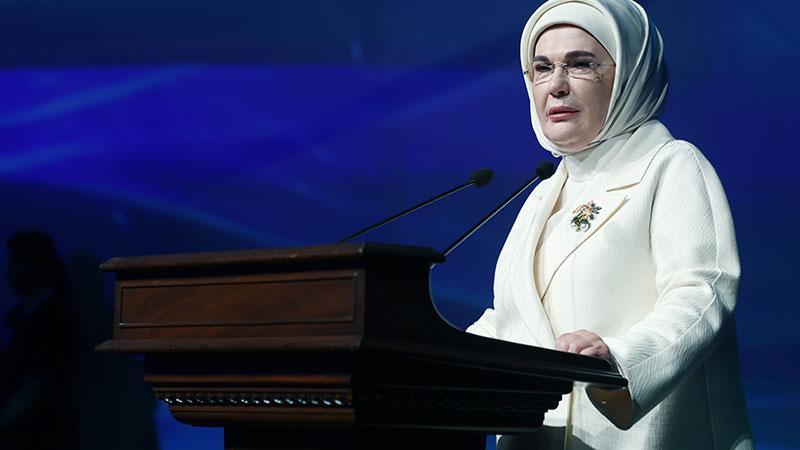Emine Erdoğan: Her Gün 2 Bin Çöp Kamyonu Dolusu Plastik Okyanuslara Karışıyor