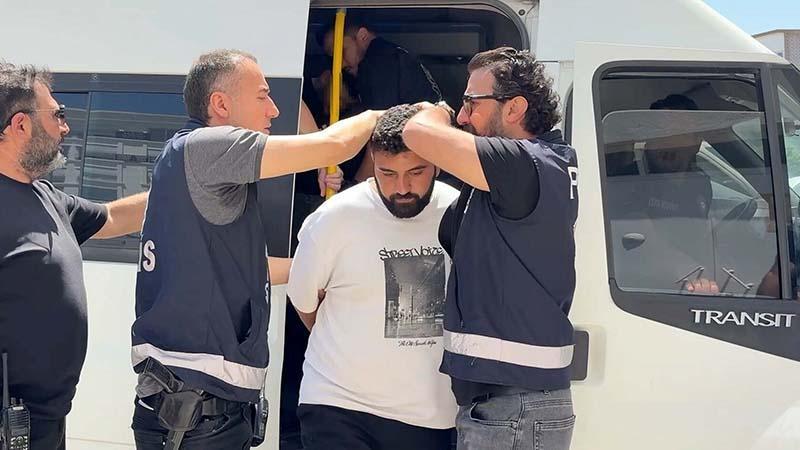Eşini ve Yanındaki Kişiyi Öldürüp Kaçtı: Günler Sonra Kıskıvrak Yakalandı