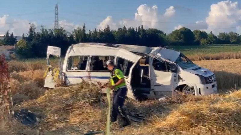 Silivri-Çerkezköy Yolunda Minibüs Devrildi: 2 Ölü, 10 Yaralı3