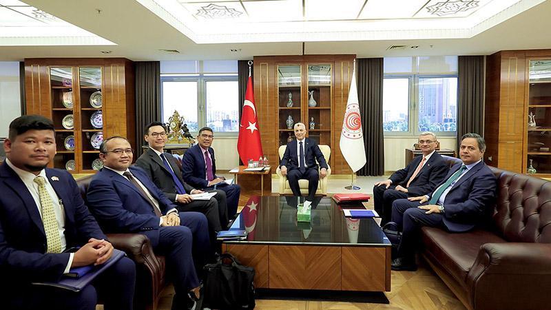 Ticaret Bakanı Ömer Bolat, Malezya’nın Ankara Büyükelçisi Adlan Mohd Shaffieq’i Kabul Etti: 10 Milyar Dolarlık Ticaret Hedefi Vurgulandı