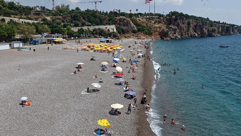 Antalya’da sıcaklık 44 dereceden 29 dereceye düştü