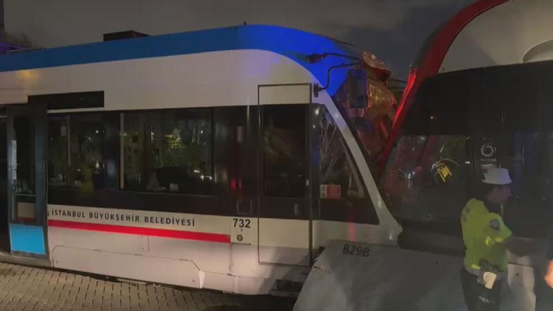 Zeytinburnu’nda iki tramvay kafa kafaya çarpıştı: 11 yaralı