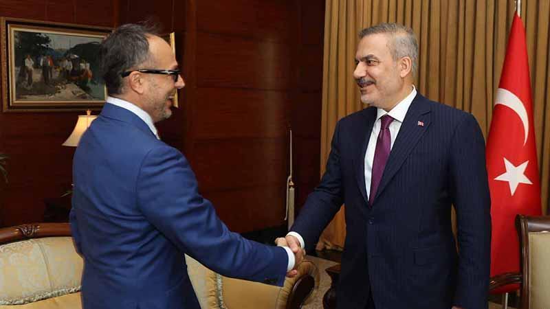 Bakan Fidan, TÜRKPA Genel Sekreteri Ramil Hasan’ı Bakü’de kabul etti
