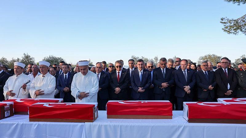 Cevdet Yılmaz, KKTC’de 52 yıl sonra toprağa verilen 15 şehidin törenine katıldı