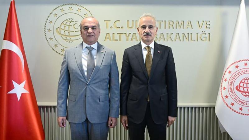 Uraloğlu, Tacikistan heyetiyle ulaştırma ve altyapı iş birliğini görüştü