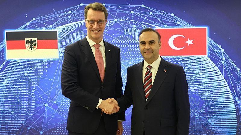 Bakan Kacır, Kuzey Ren-Vestfalya Başbakanı Wüst ile görüştü
