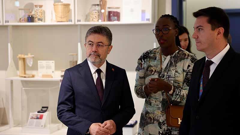 Bakan Yumaklı, Roma’da FAO Müzesi’ni ziyaret etti